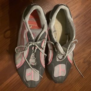 Puma tennis shoes women’s size 10
